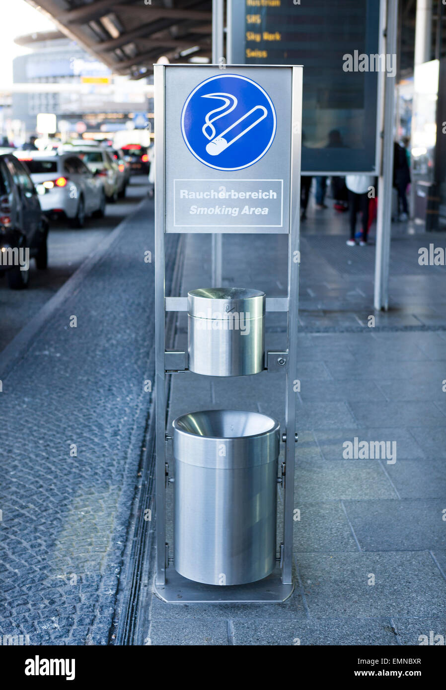 Smoking Area Rails Airport smoking area hi-res stock photography and images - Alamy