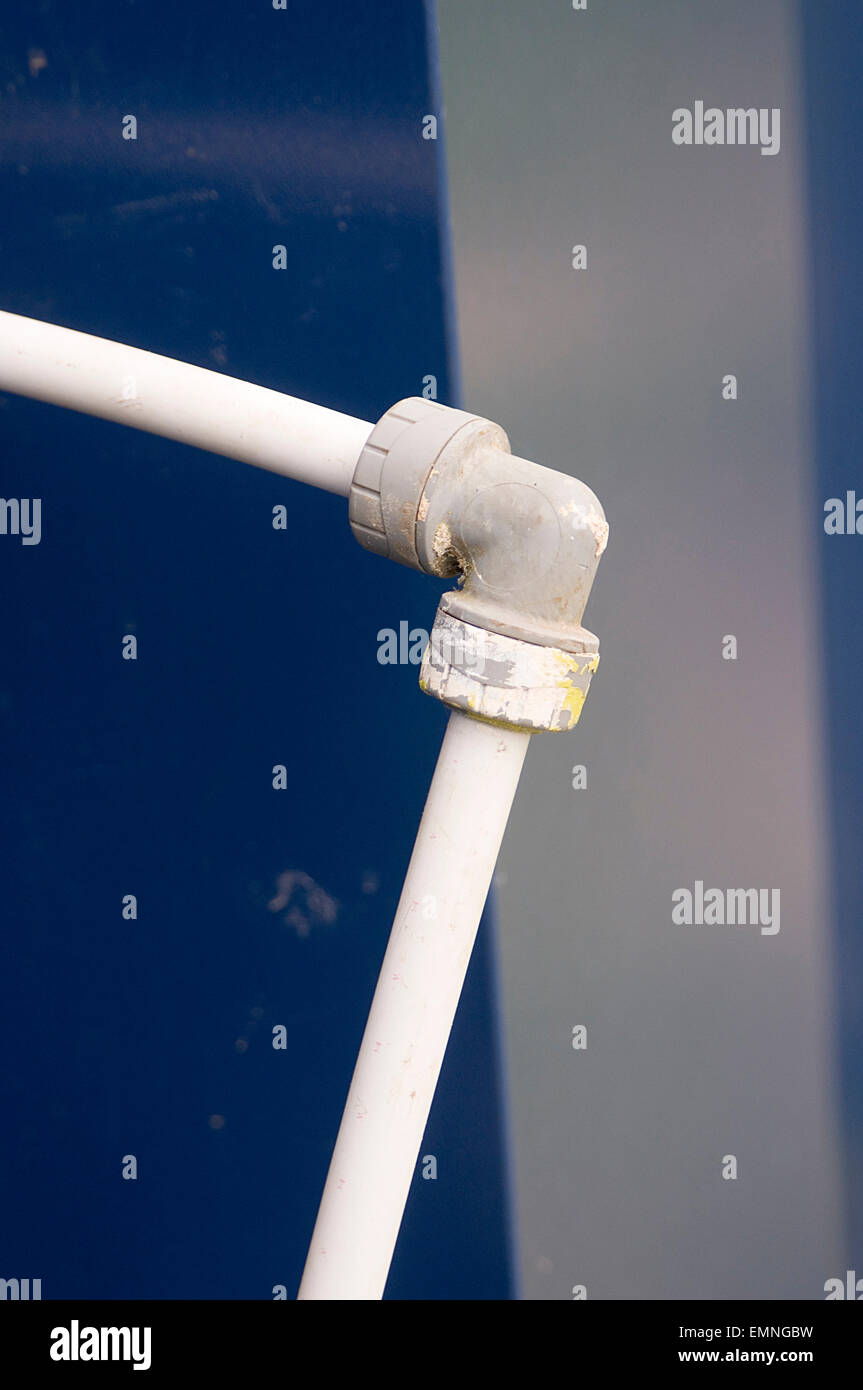 push fit fitting water pipe pipes right angled join joint joints joined