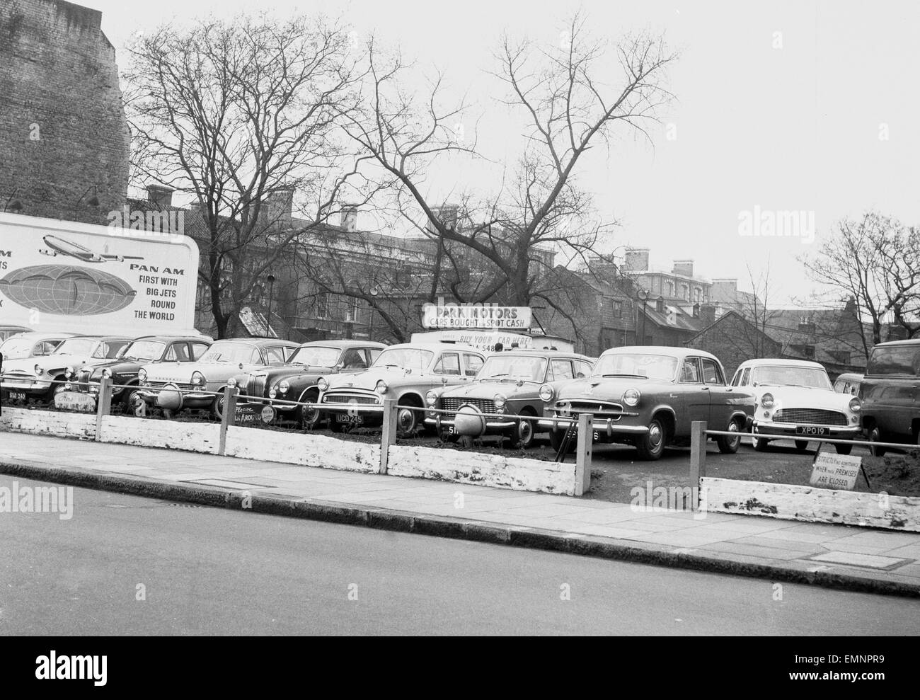 A second hand car lot in the Kings Road Chelsea. Prices slashed as a crisis hits the second hand car market. A second hand car lot in the Kings Road Chelsea. 23rd February 1960 Stock Photo