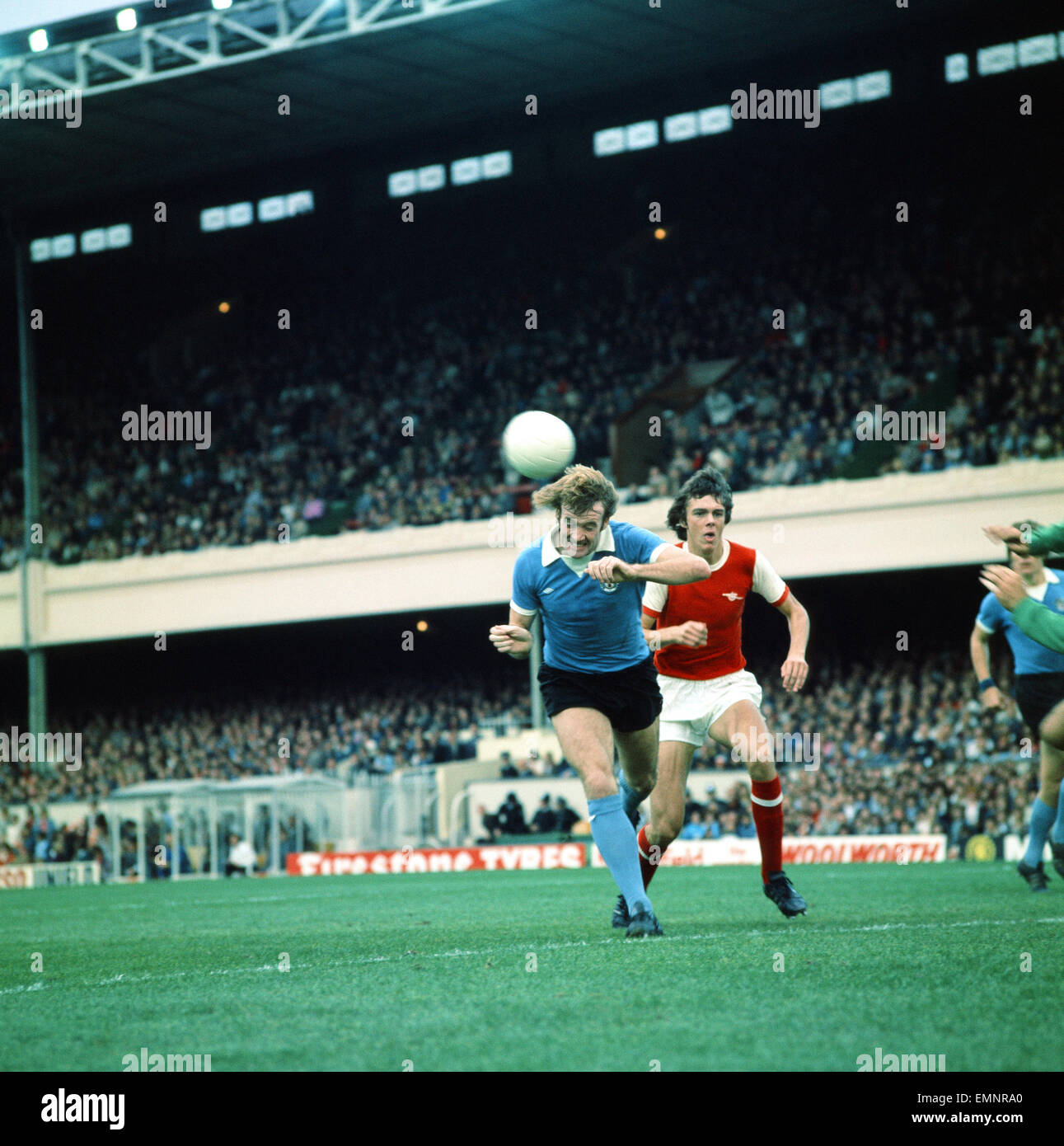 Arsenal v Manchester City league match at Highbury 4th October 1975. Rodney Marsh v David O'Leary Final score: Arsenal 2-3 Manchester City Stock Photo