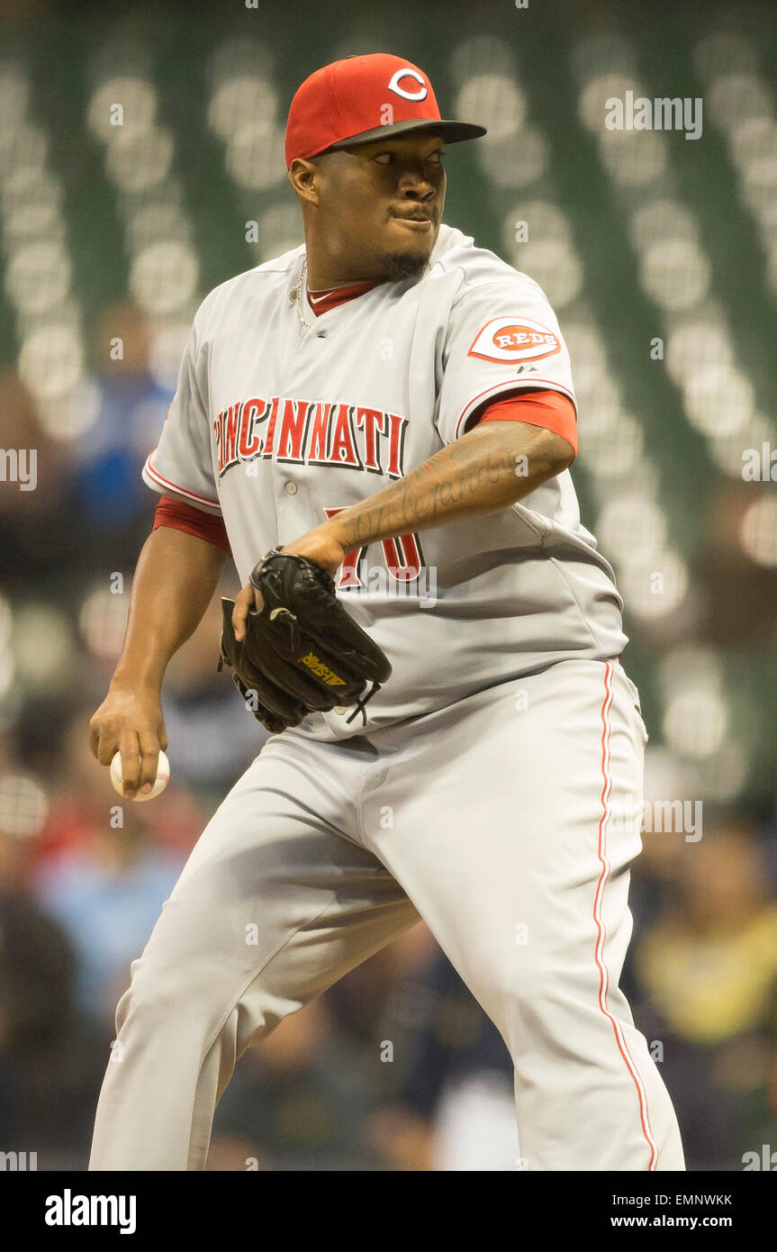 Cincinnati Reds relief pitcher Jumbo Diaz (70) throws in the fifth