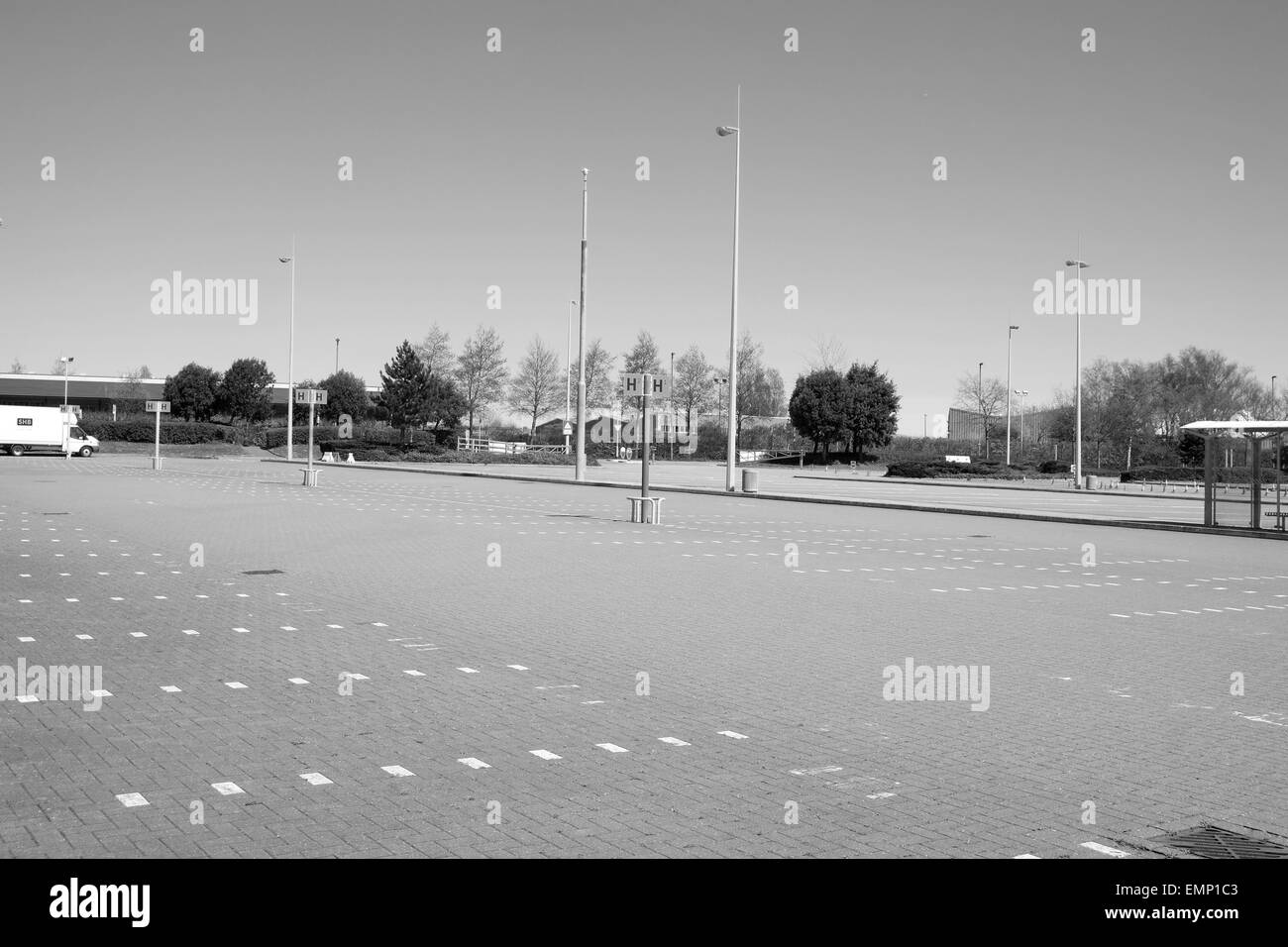 Empty car park hi-res stock photography and images - Alamy