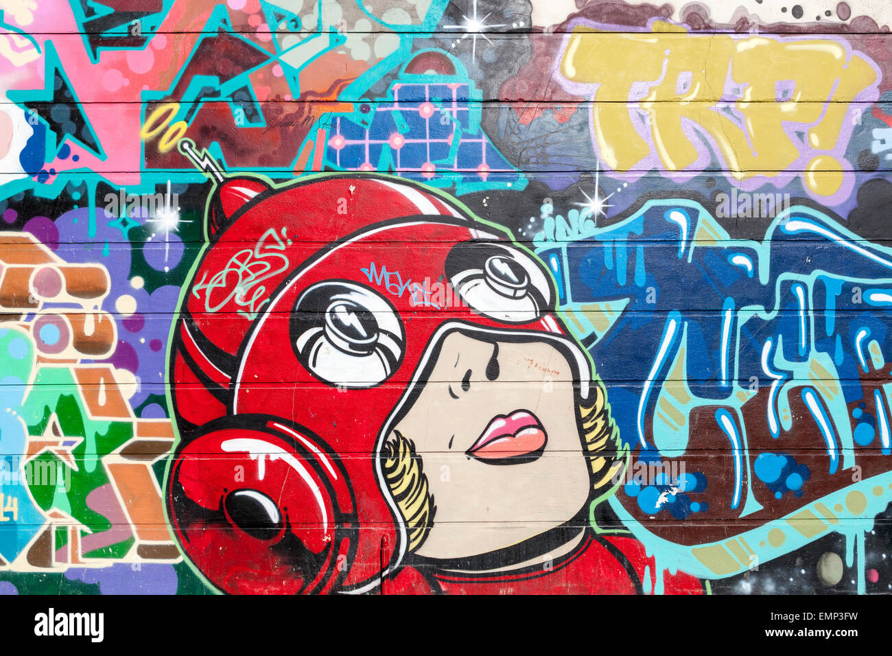 A wall painting in Grimsby Street at Shoreditch Stock Photo Alamy