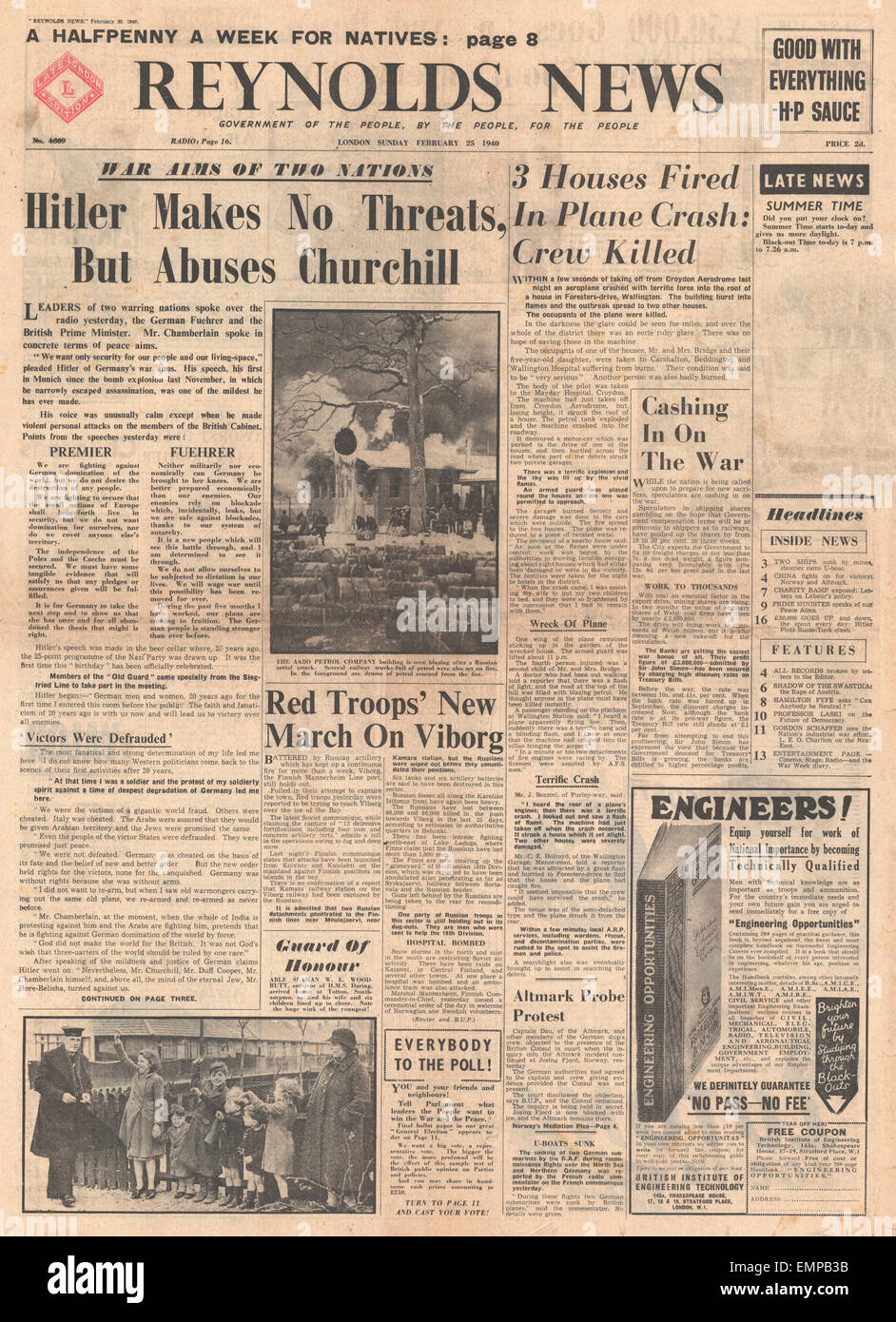 1940 front page Reynolds News Hitler abuses Chuchill in war aims speech Stock Photo