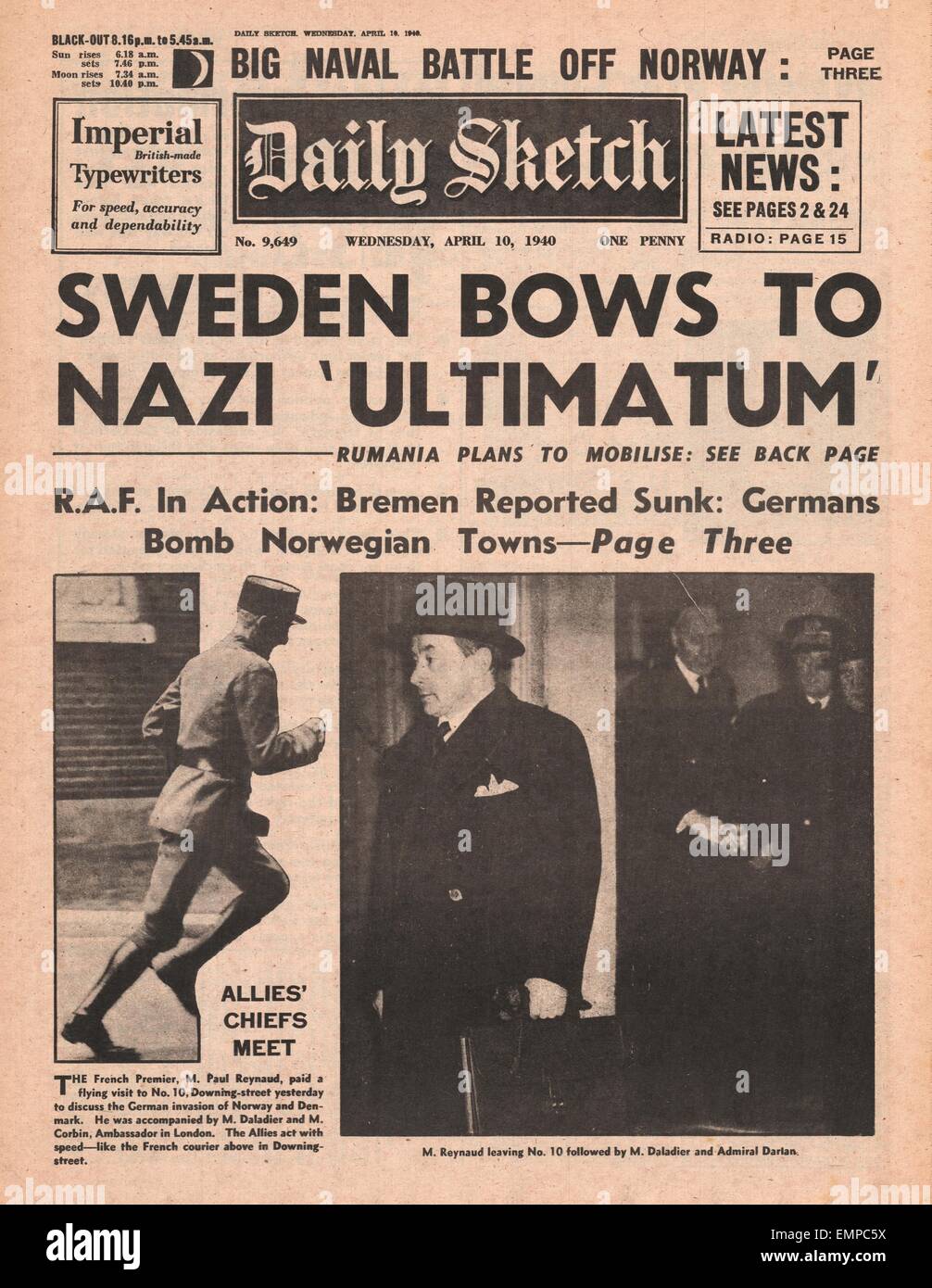 1940 front page Daily Sketch Sweden bows to German neutrality demands Stock Photo