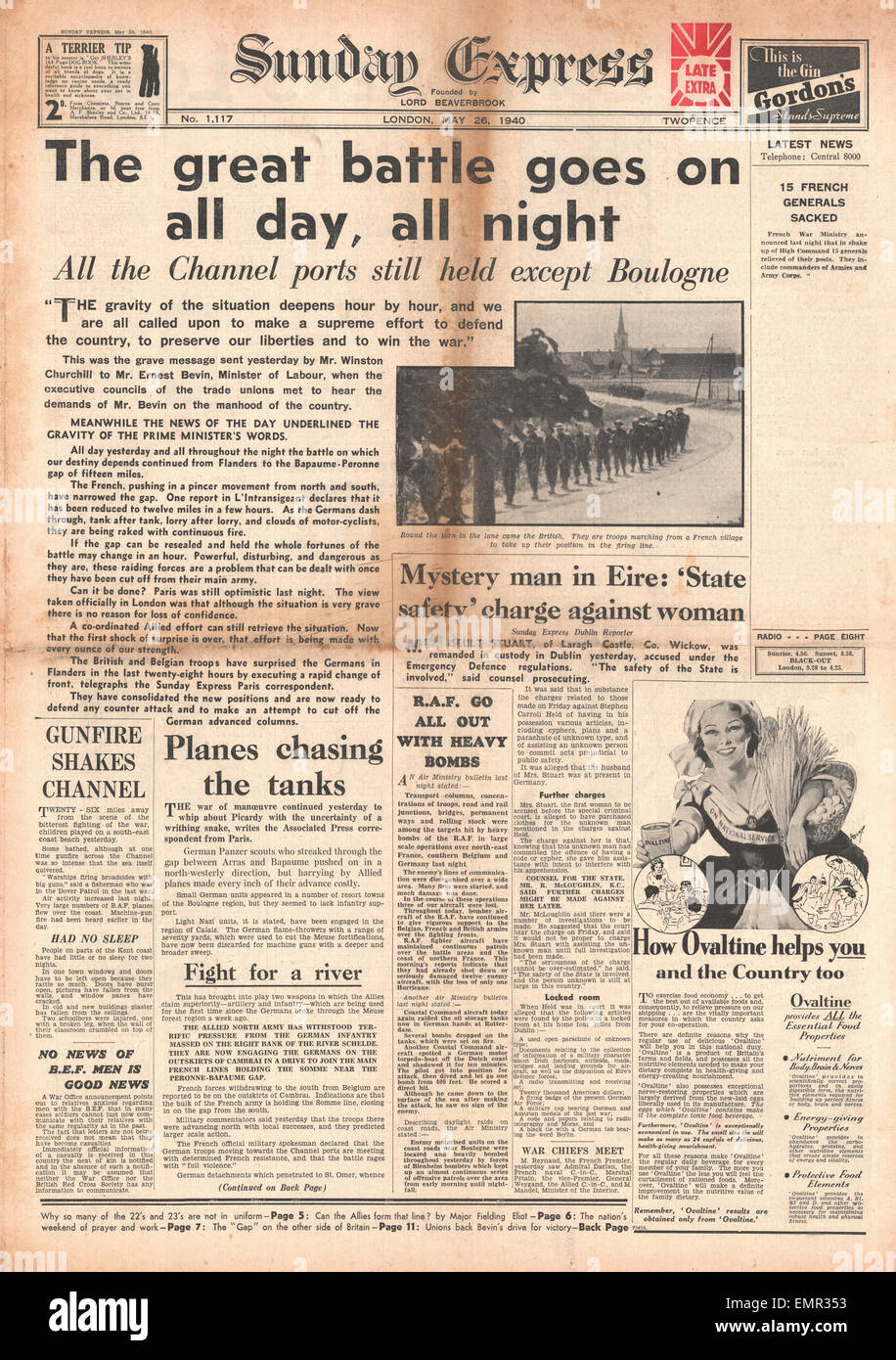 1940 front page  Sunday Express Fierce fighting along French coast Stock Photo