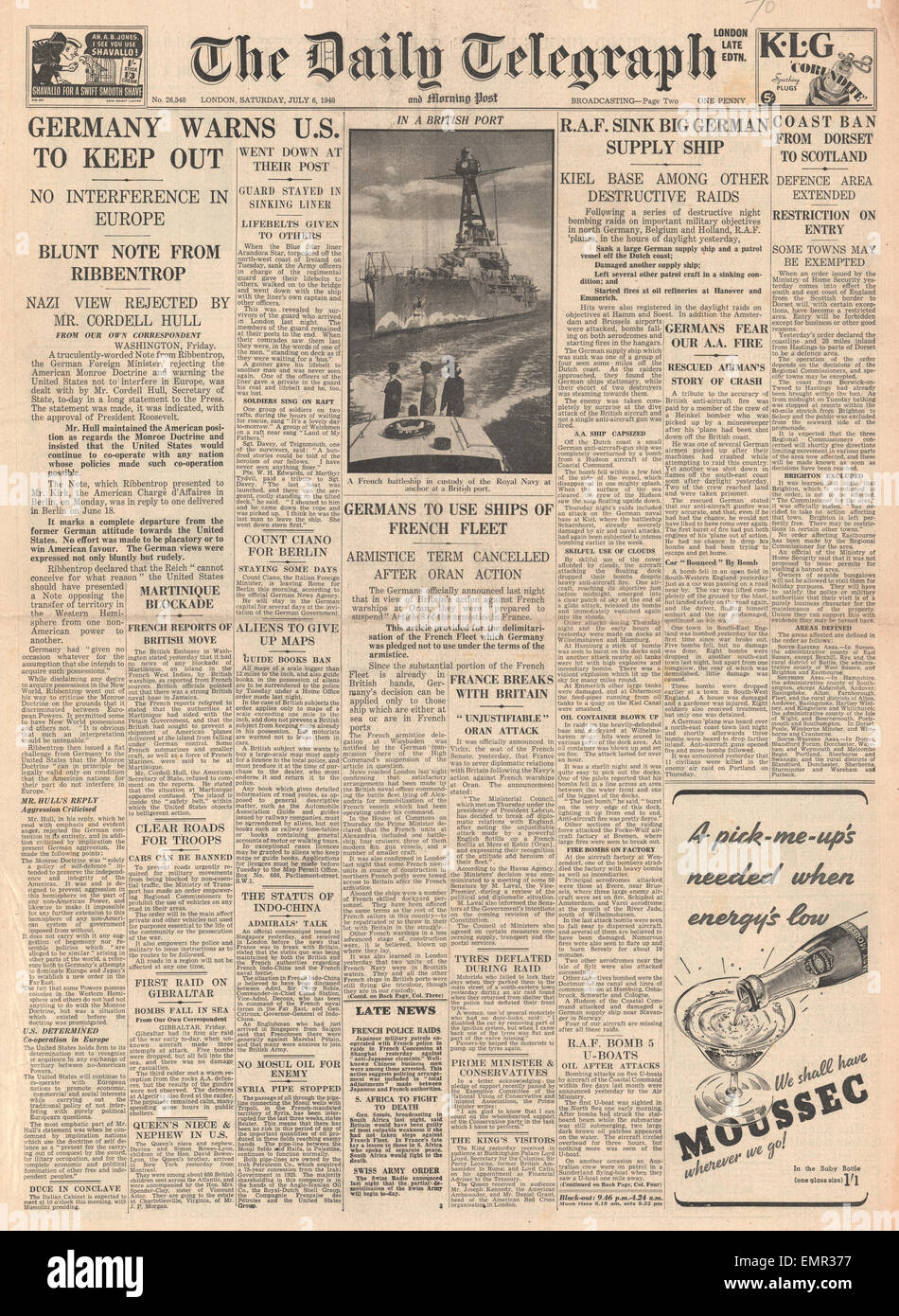 1940 front page Daily Telegraph Germany warns United States to stay out of the War Stock Photo