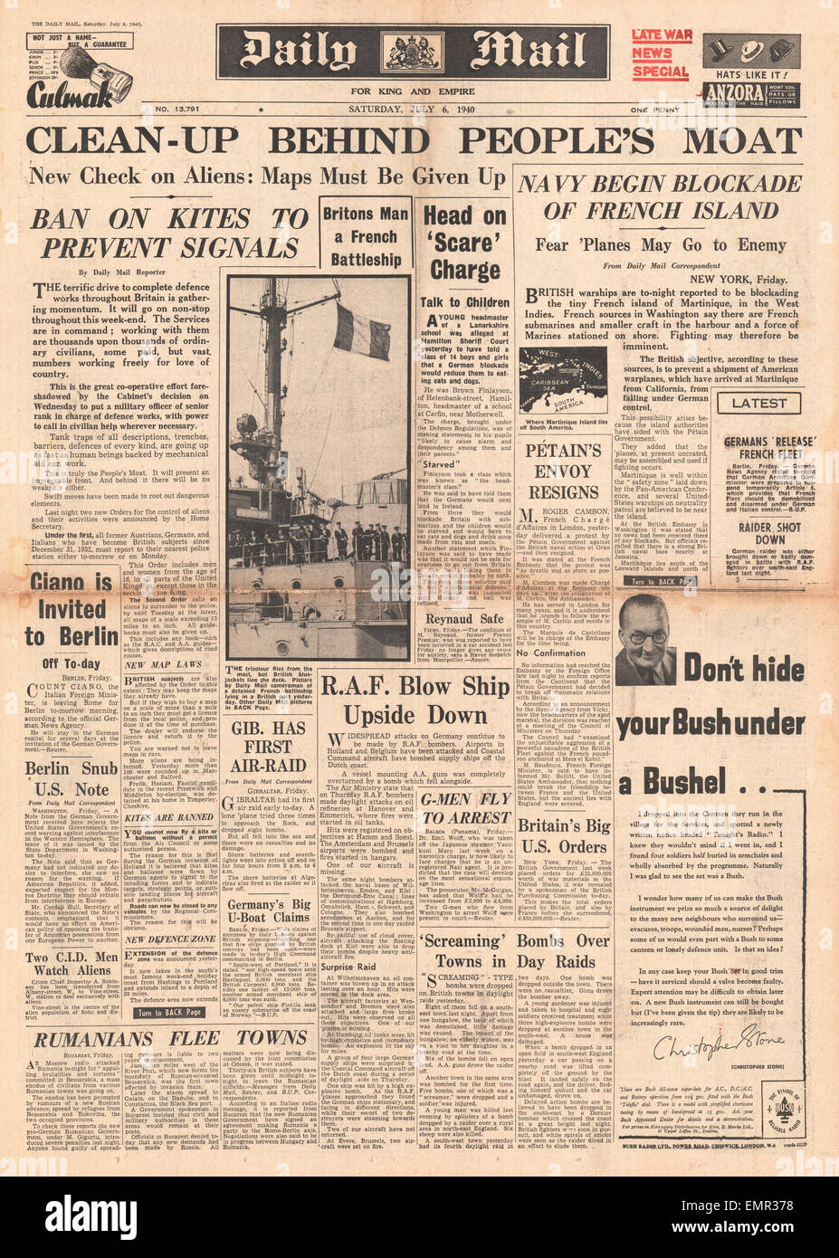 1940 front page Daily Mail Defence Works being carried out across Britain Stock Photo