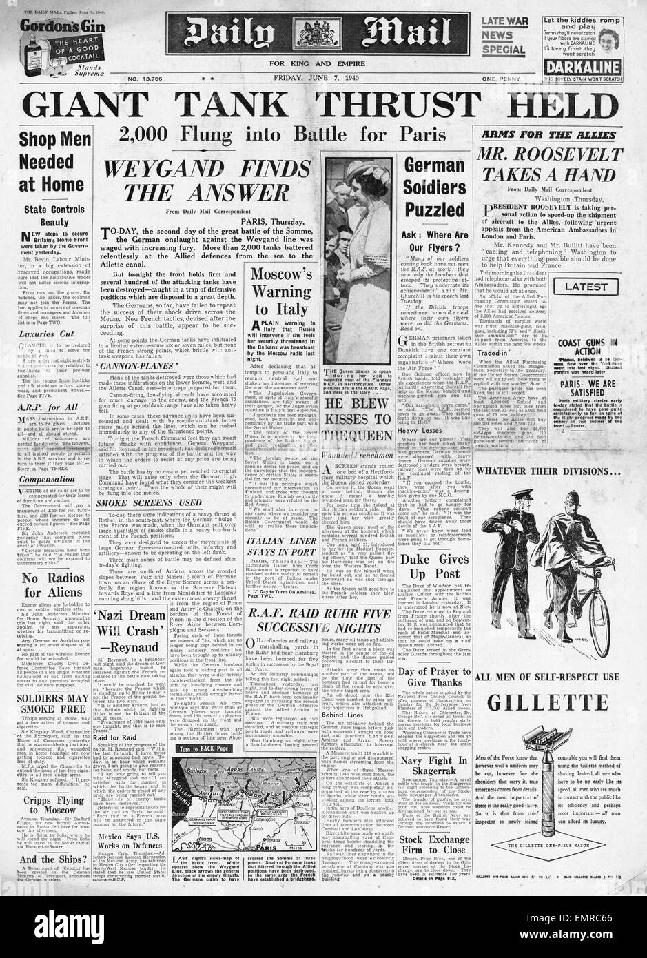 1940 front page Daily Mail German forces head south to Paris French army halt advance of German tanks Stock Photo