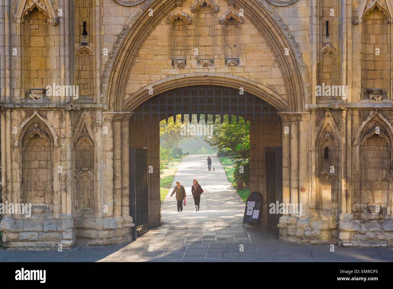 Bury St Edmunds Abbey Gate, The 14th Century Abbey Gate Is The Entrance ...