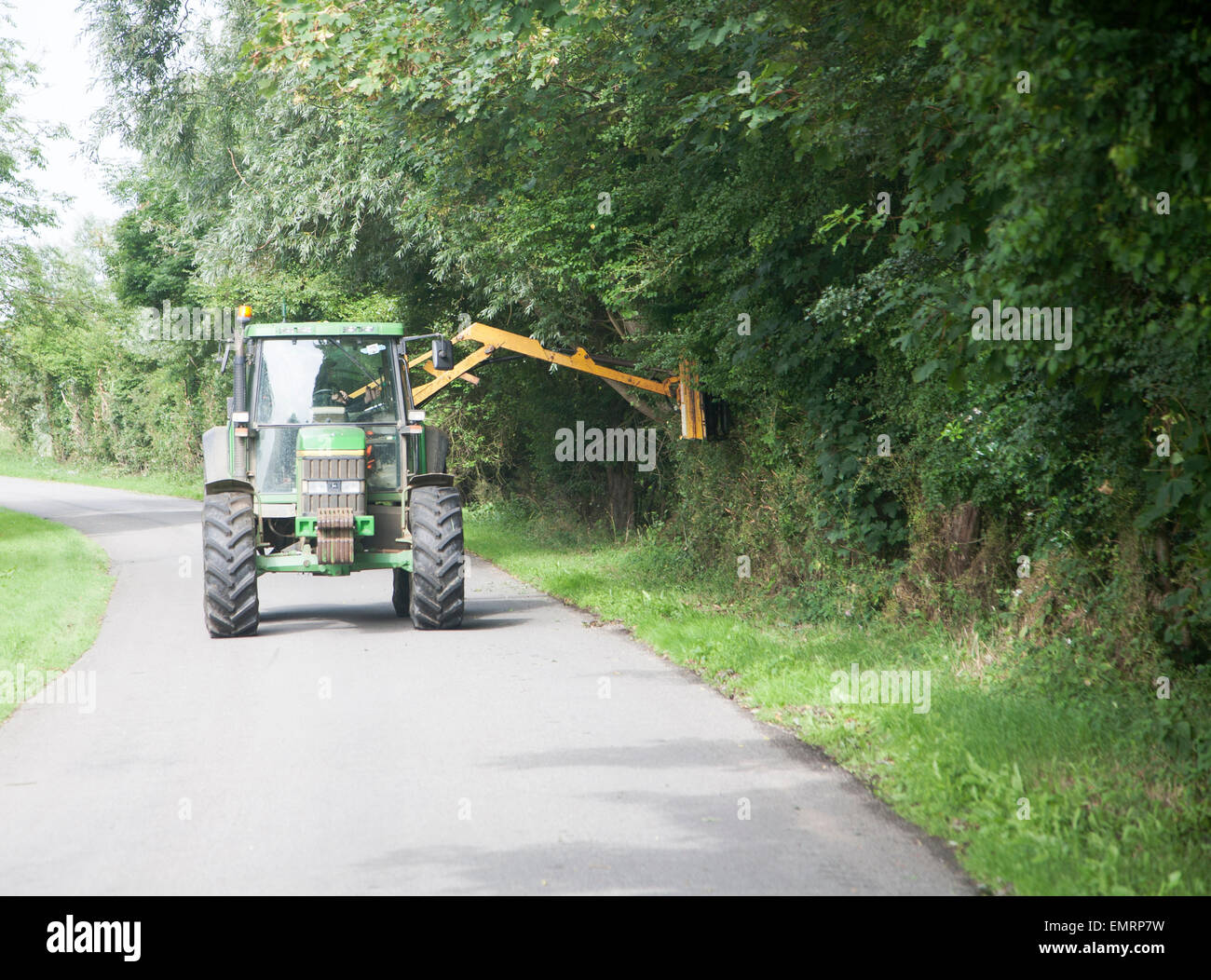 Hedge cutting uk hires stock photography and images Alamy