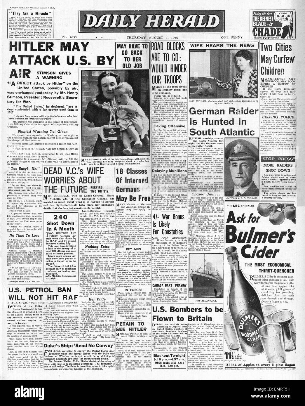 1940 front page Daily Herald Merchant Cruiser Alcantara Chases German Sea Raider Hitler may attack US by air Stock Photo