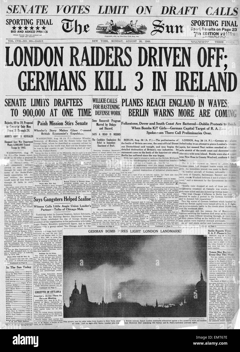 1940  The Sun (New York) Eire London are bombed Stock Photo