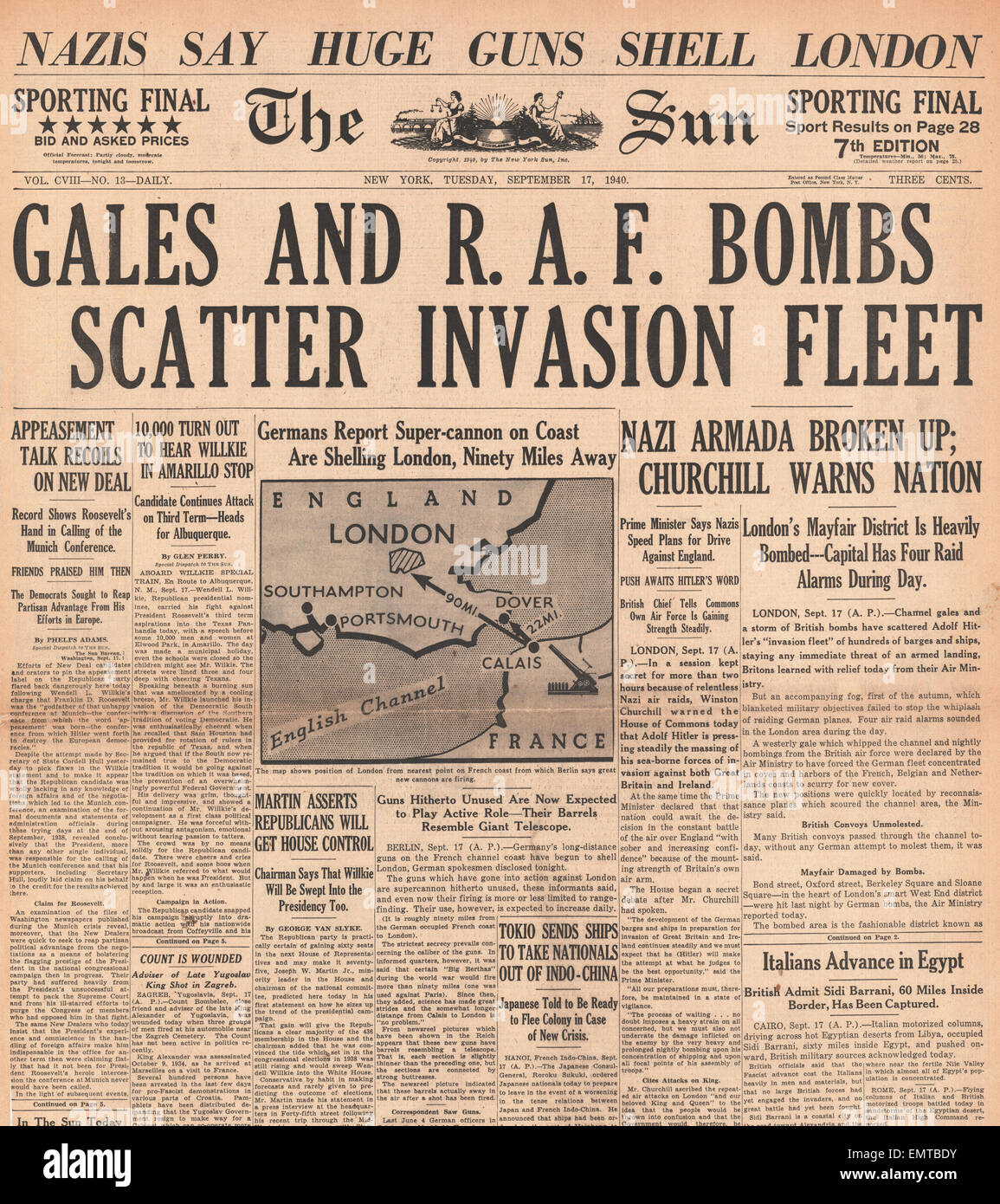 1940 front page The Sun (New York) Gales RAF bombs scatter Invasion Fleet Stock Photo