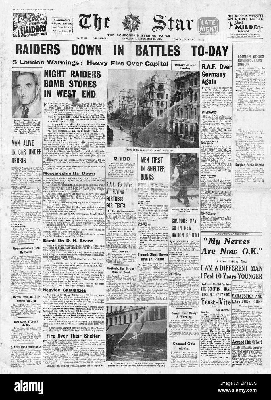 1940 front page Daily Herald RAF Bomb Hamburg and Air Battles over South East England Stock Photo