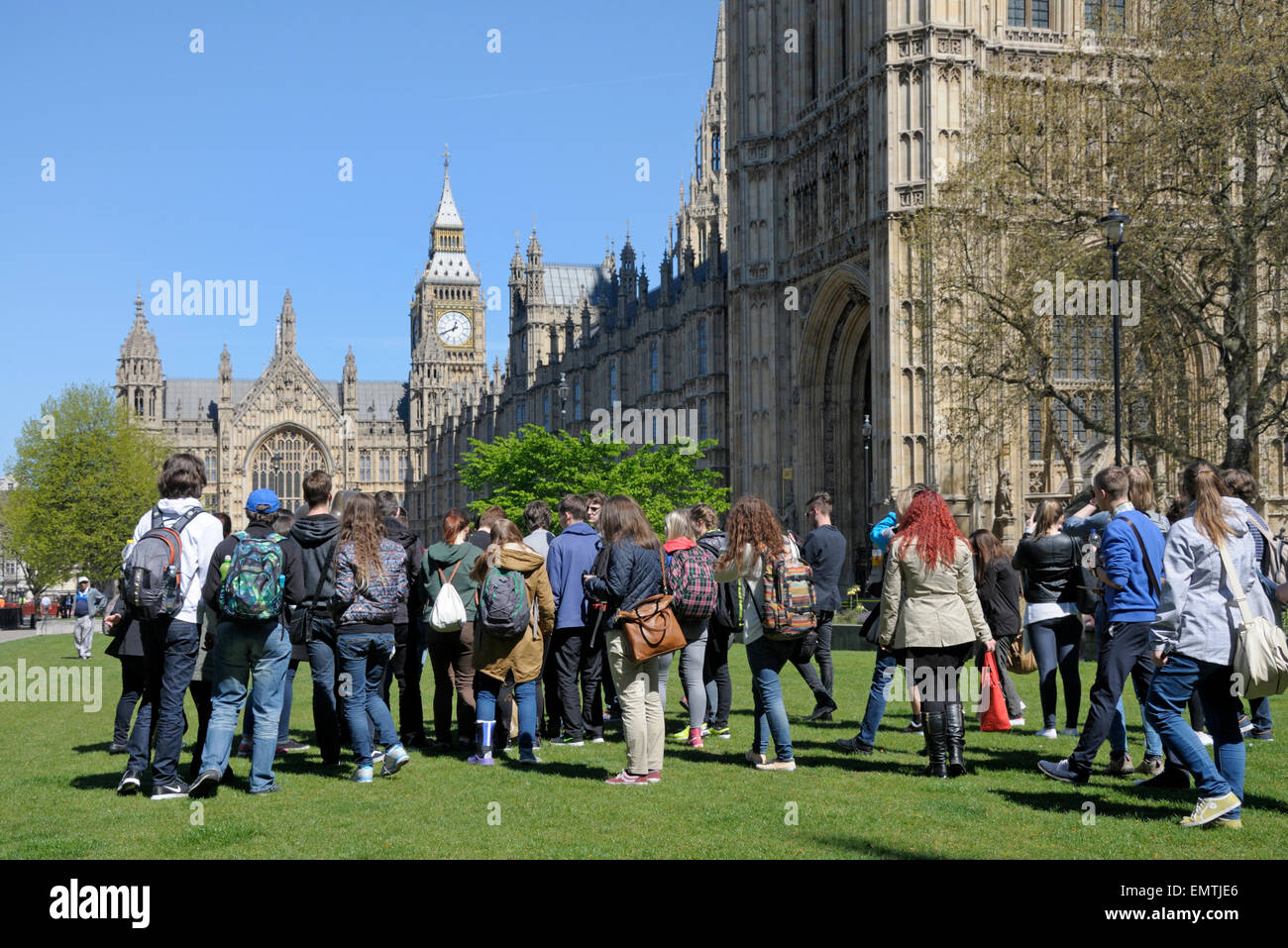 London, England, UK. Foreign school trip to Westminster on College Green Stock Photo