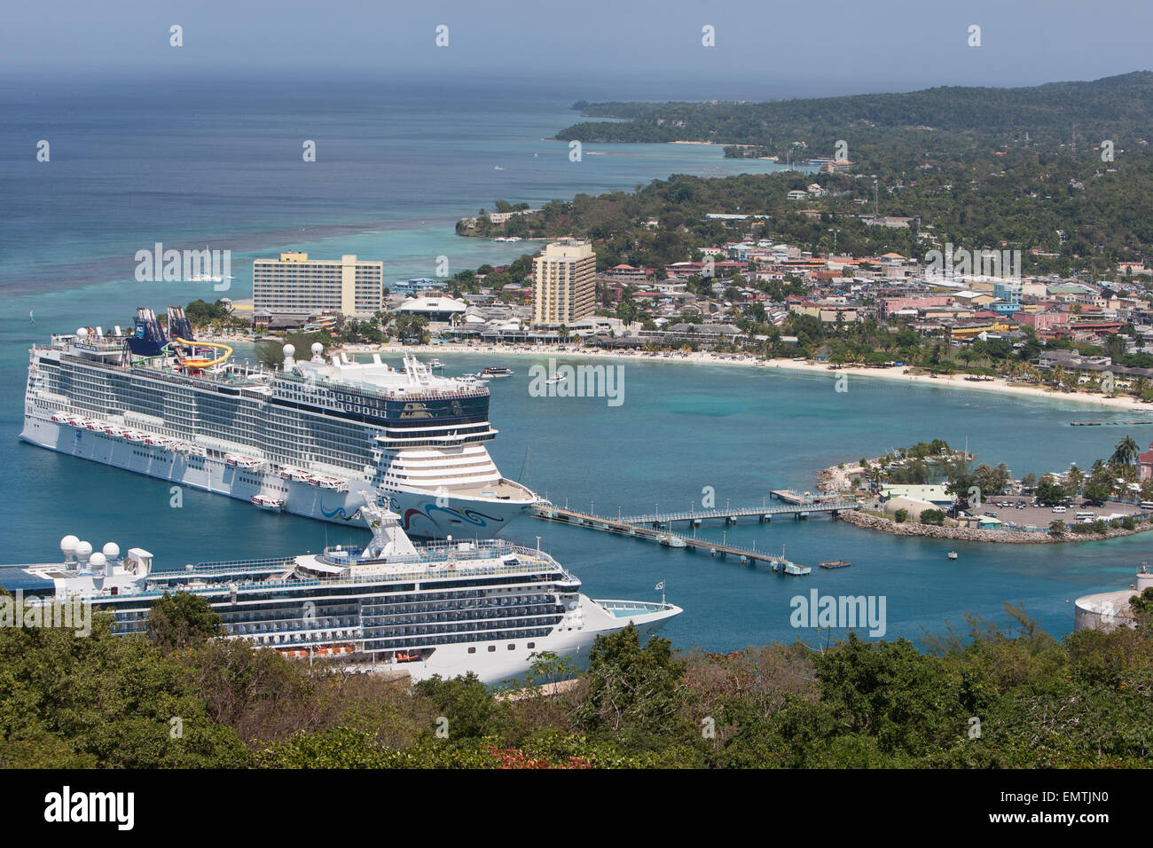 Cruise ships ocho rios hires stock photography and images Alamy