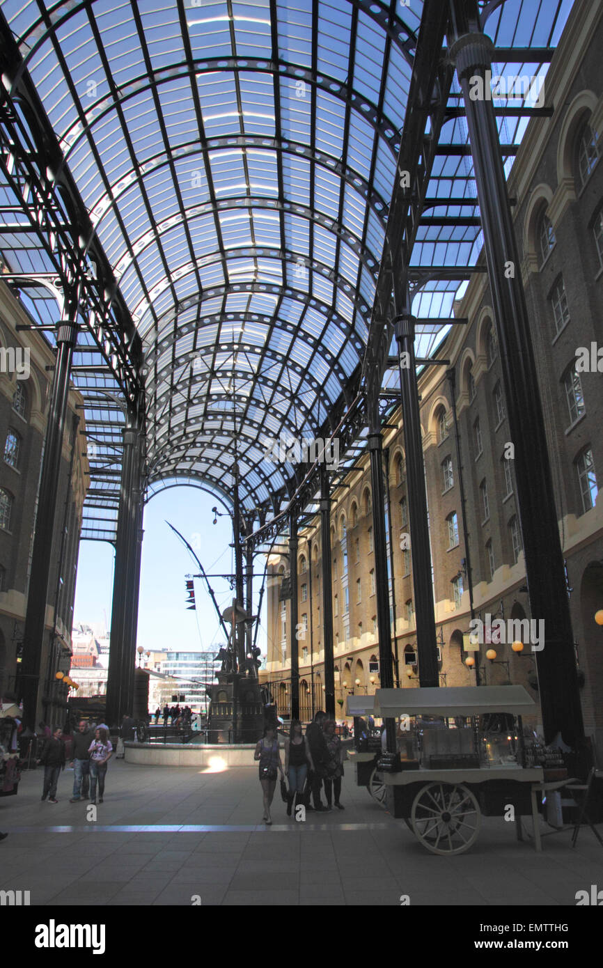 The galleria shopping mall hi-res stock photography and images - Alamy