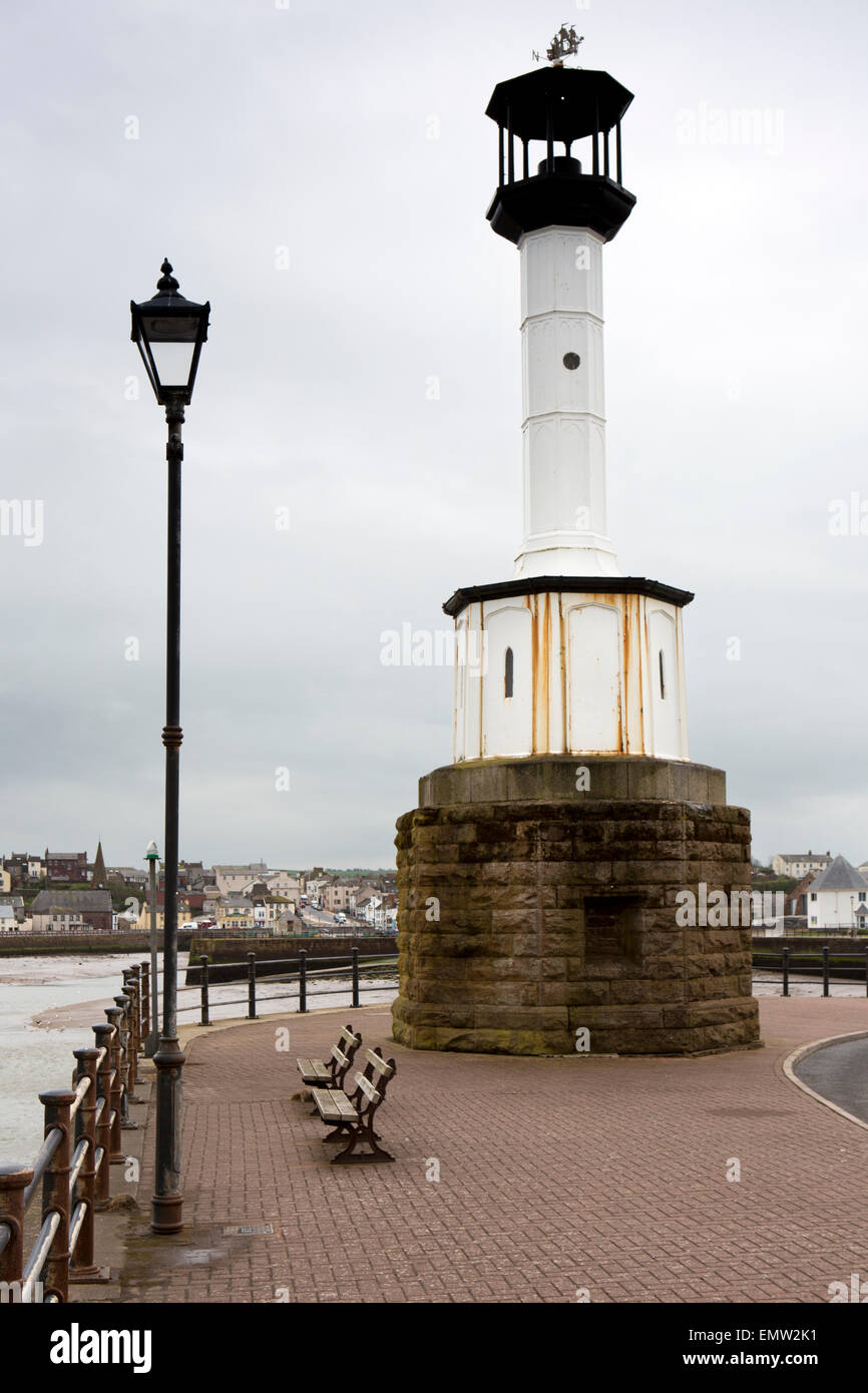 UK, Cumbria, Maryport Harbour, Britain’s oldest Cast Iron lighthouse Stock Photo