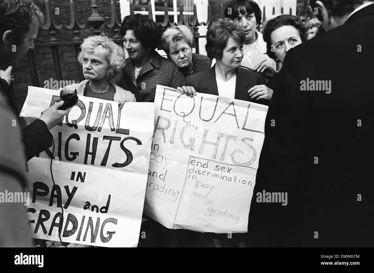 Strike action archival hi-res stock photography and images - Alamy