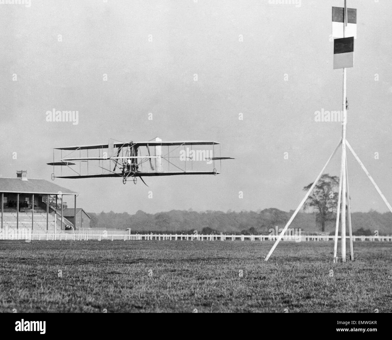 Samuel Franklin Cody seen here during a flying display at Doncaster racecourse. 18th October 1909 Stock Photo