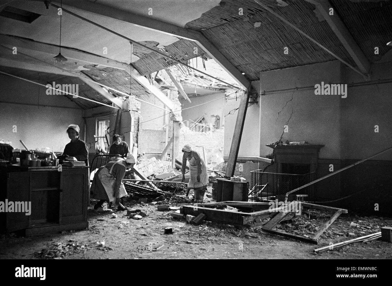 Bomb damage to the London Hospital. 9th April 1941 Stock Photo