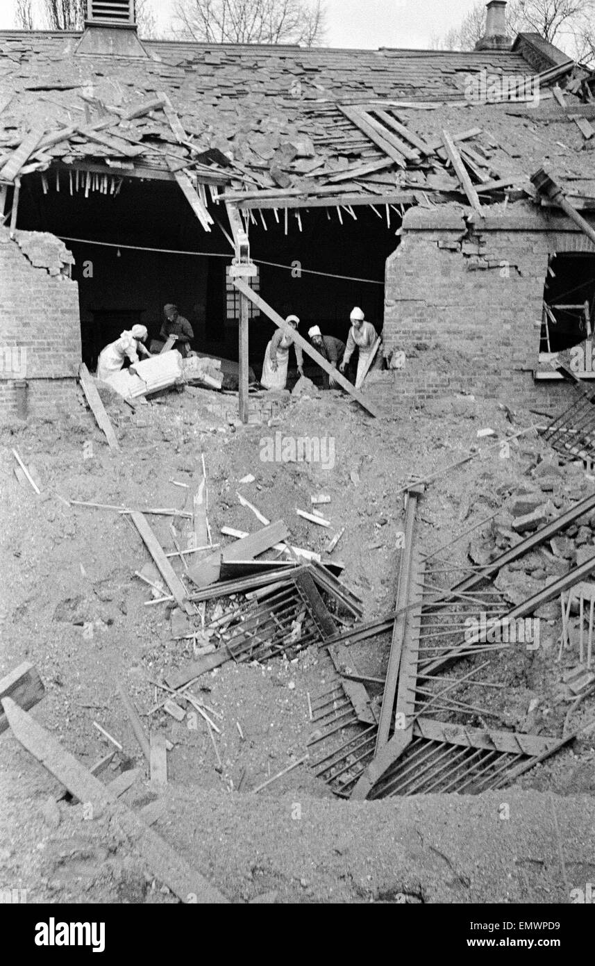 Bomb damage to the London Hospital. 9th April 1941 Stock Photo
