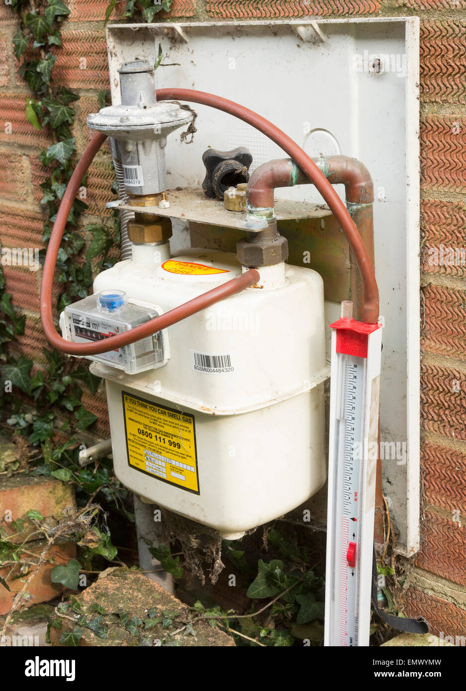 gas meter leak test using manometer Stock Photo