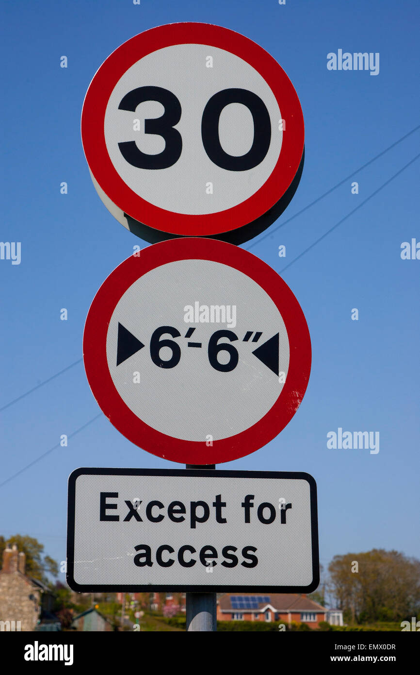 30 miles per hour speed sign hi res stock photography and images Alamy