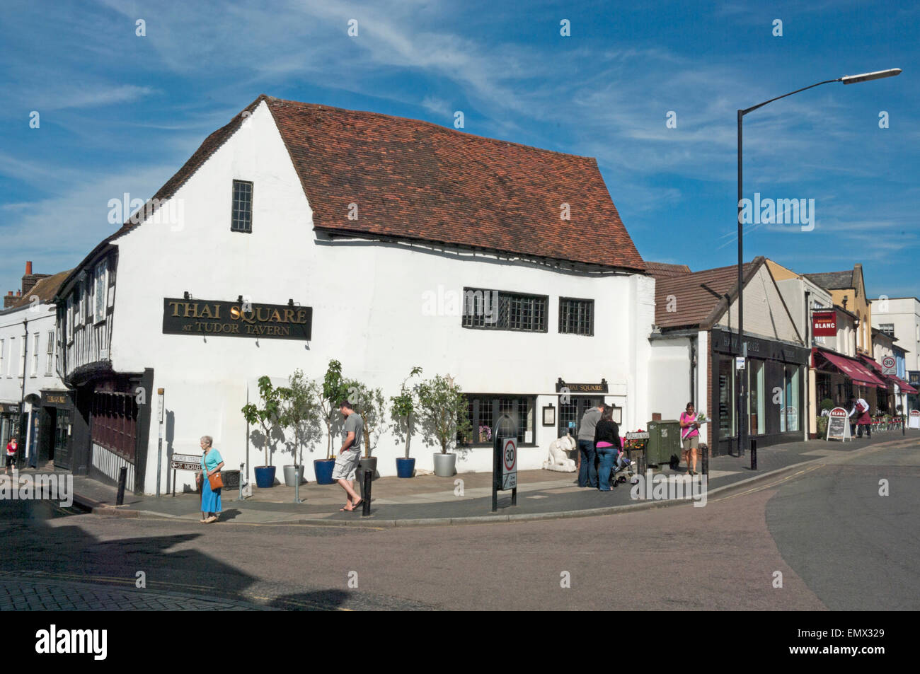 St Albans, Thai Square Tudor Tavern, Hertfordshire, England Stock Photo
