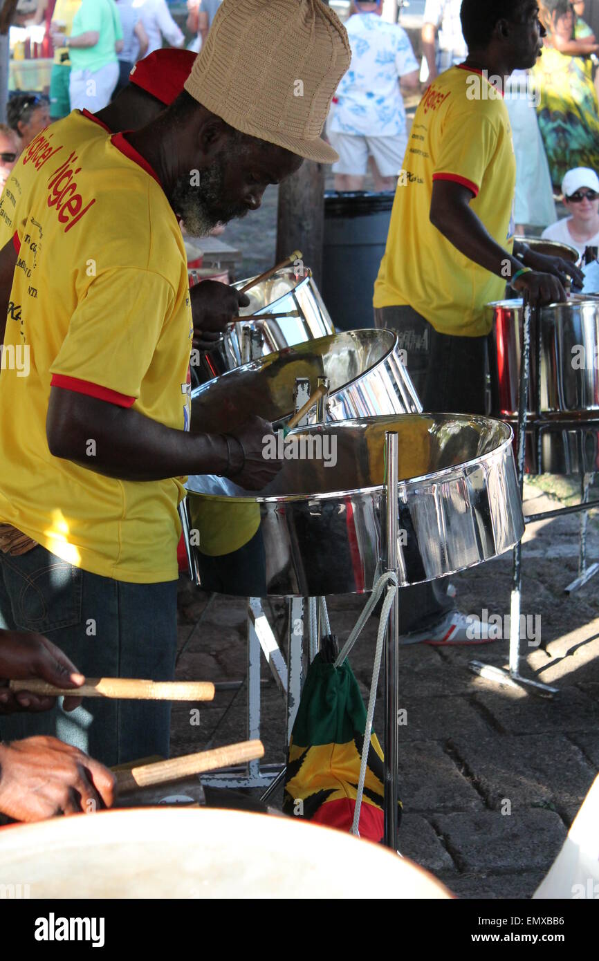 Steel drum band drum, steel, caribbean, jamaica, music, band, jamaican,  musician, play, drummer, african, island, native, beat Stock Photo - Alamy