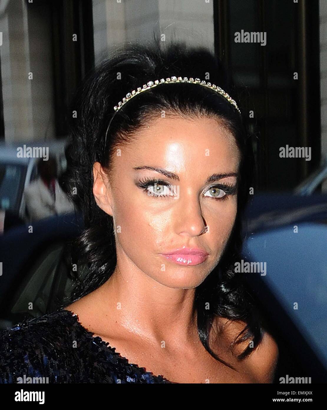 30 June 2009 London Katie Price Aka Jordan Arriving At The Dorchester Hotel For Dinner At 7 15pm Before Leaving At 11 30pm Stock Photo Alamy