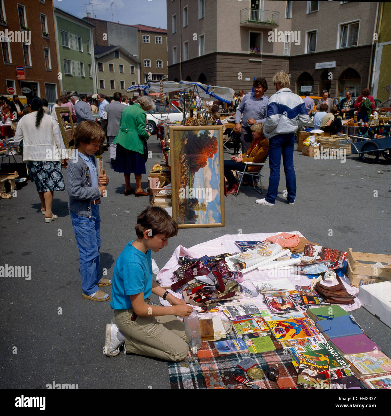 Deutschland, Rosenheim, Flohmarkt Stock Photo Alamy
