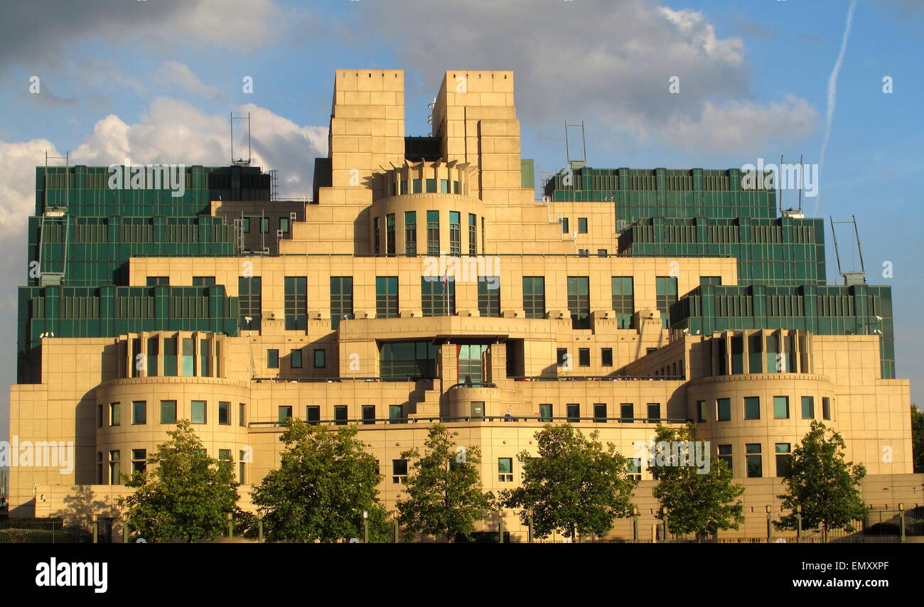 British secret service organisation, MI6, SIS at Vauxhall Cross, London, UK Stock Photo