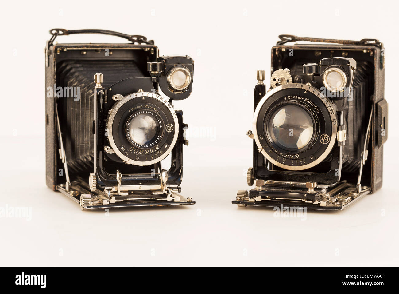 Two Certo Certotrop 6.5x9cm camera with interchangeable Tessar 3.5/10.5cm, 1931 Stock Photo