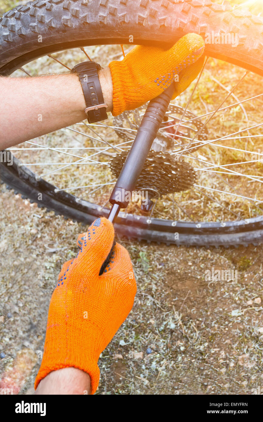 Bicycle tyre pumping hires stock photography and images Alamy
