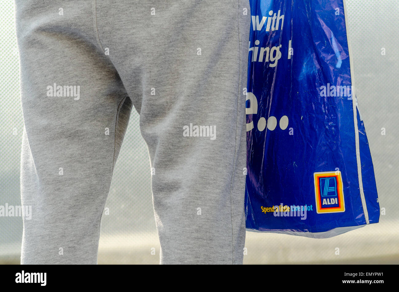 Person Holding an Aldi Supermarket Carrier Bag Stock Photo Alamy