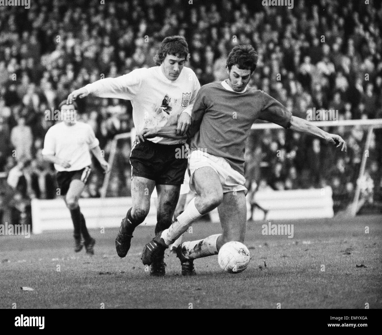 FA Cup First Round match at Craven Cottage. Fulham 1 v Bristol Rovers 2. Bristol's Stuart Taylor beats Vic Halom of Fulham to the ball. 21st November 1970. Stock Photo