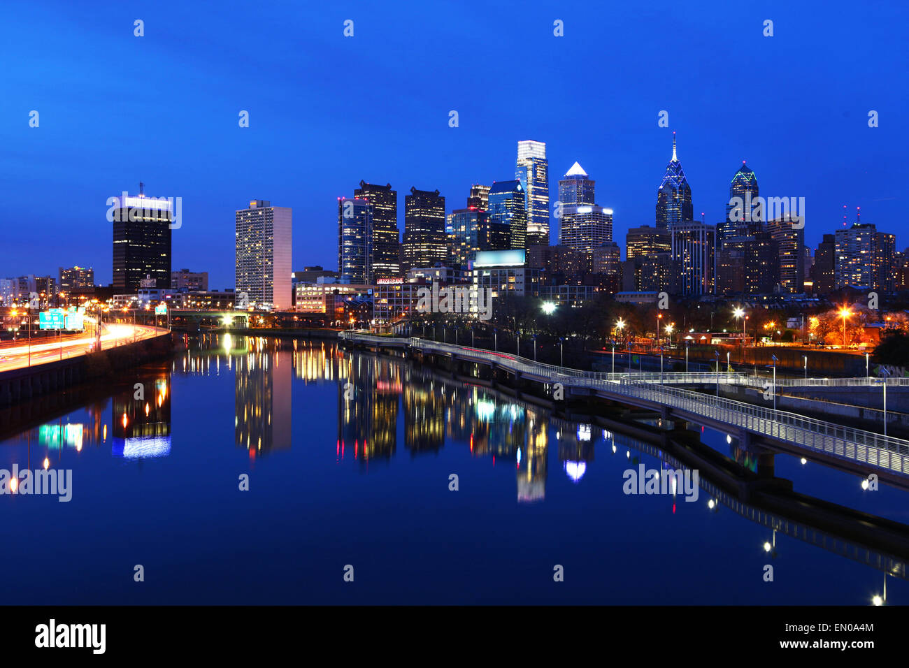 Traffic and the Philadelphia city center Stock Photo Alamy
