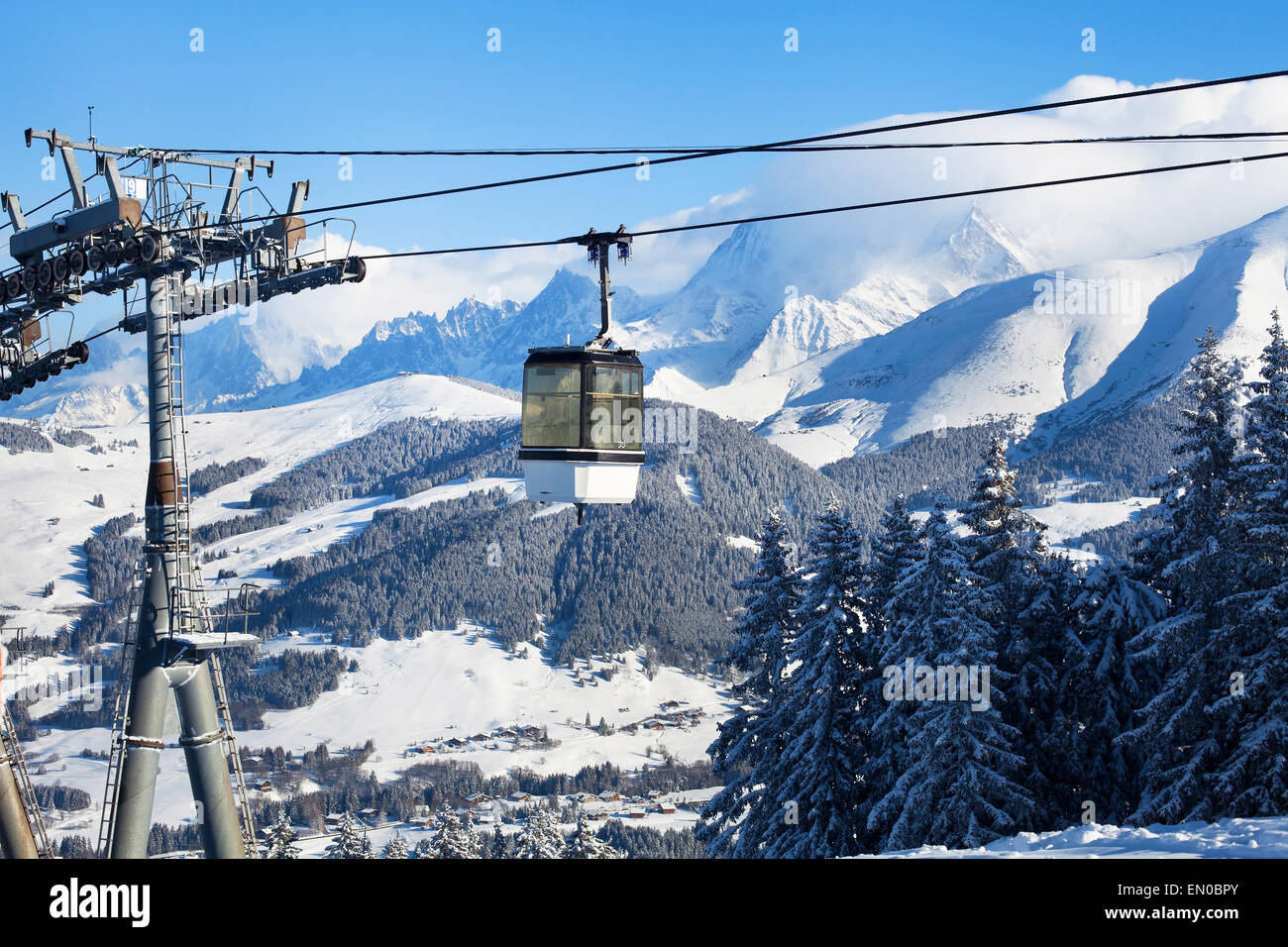 Station ski resort hi-res stock photography and images - Alamy