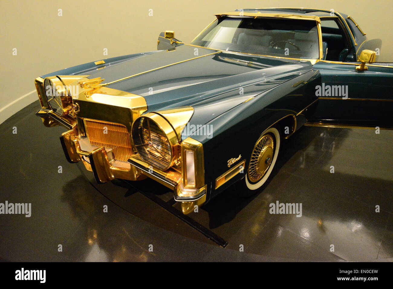 Isaac Hayes gold plated Cadillac Eldorado Stock Photo Alamy