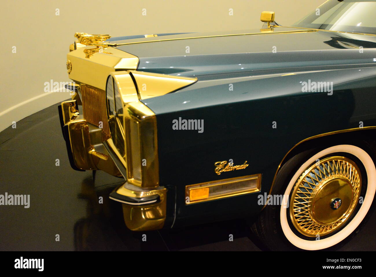 Isaac Hayes gold plated Cadillac Eldorado Stock Photo Alamy