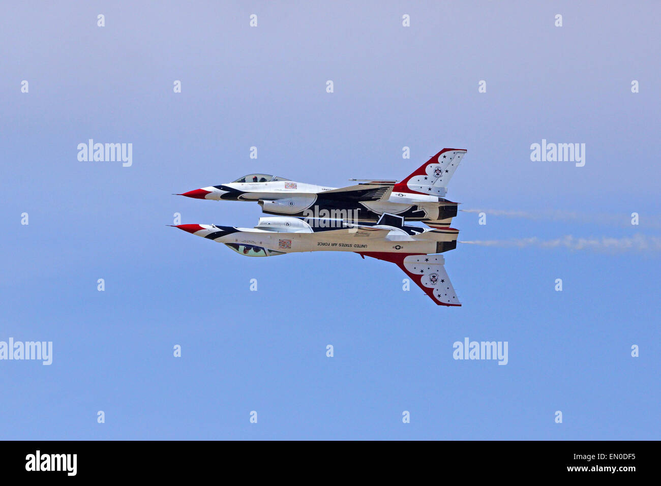 Thunderbirds F-16, US Air Force Demonstration Squadron, precision flying at 2015 Los Angeles Air Show Stock Photo