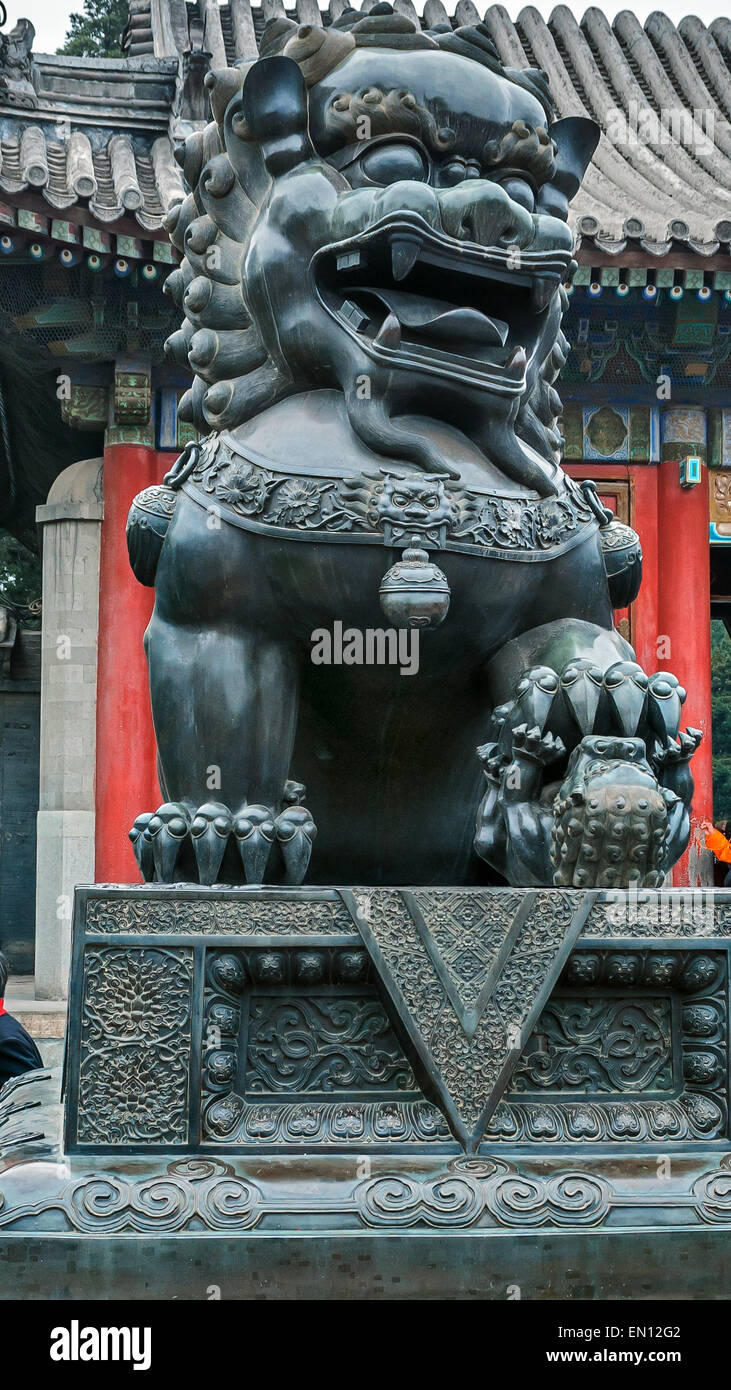 China, Beijing . Summer emperor Palace . Figures of mythical creatures ...