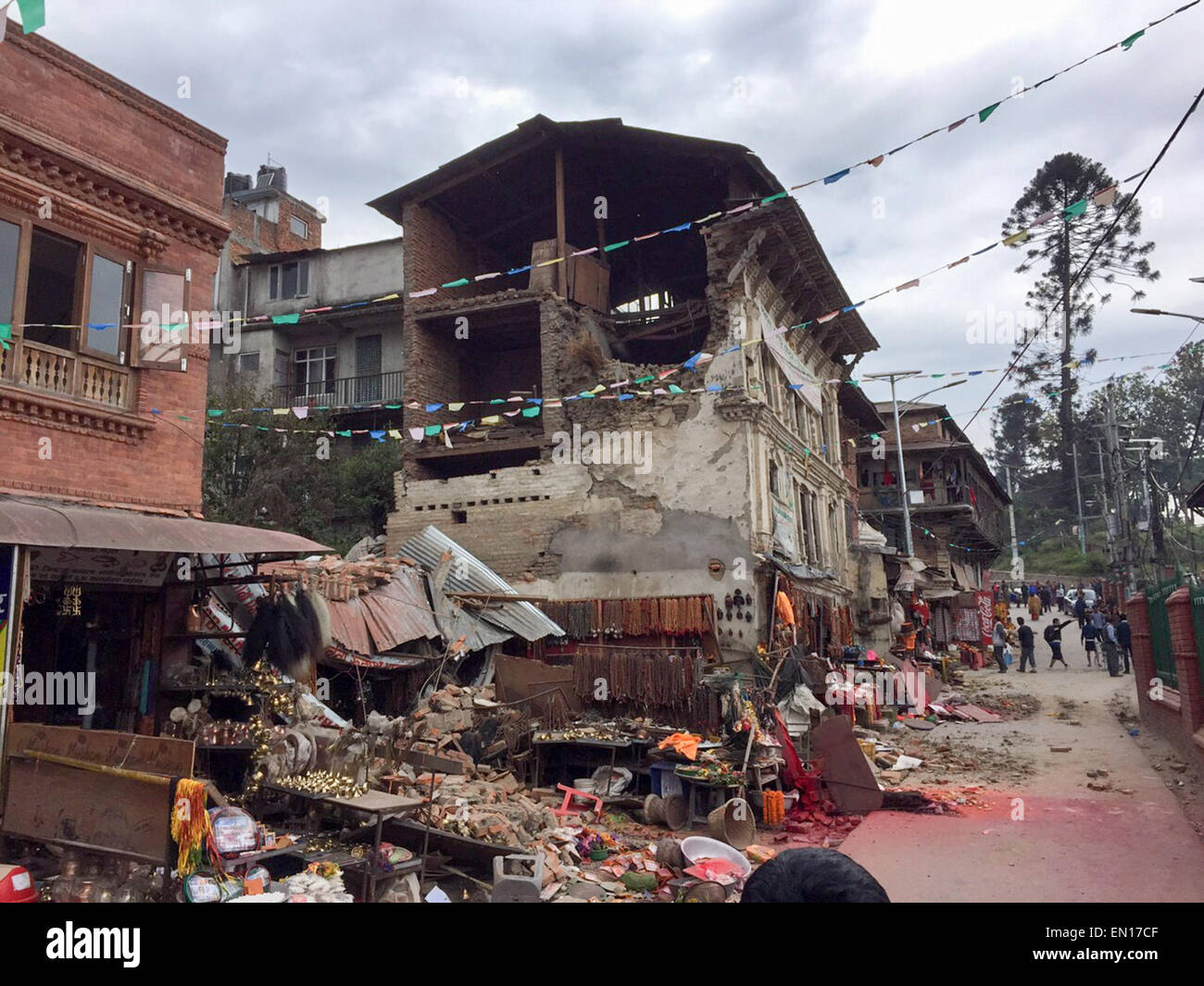Nepal earthquake 2015 hi-res stock photography and images - Alamy