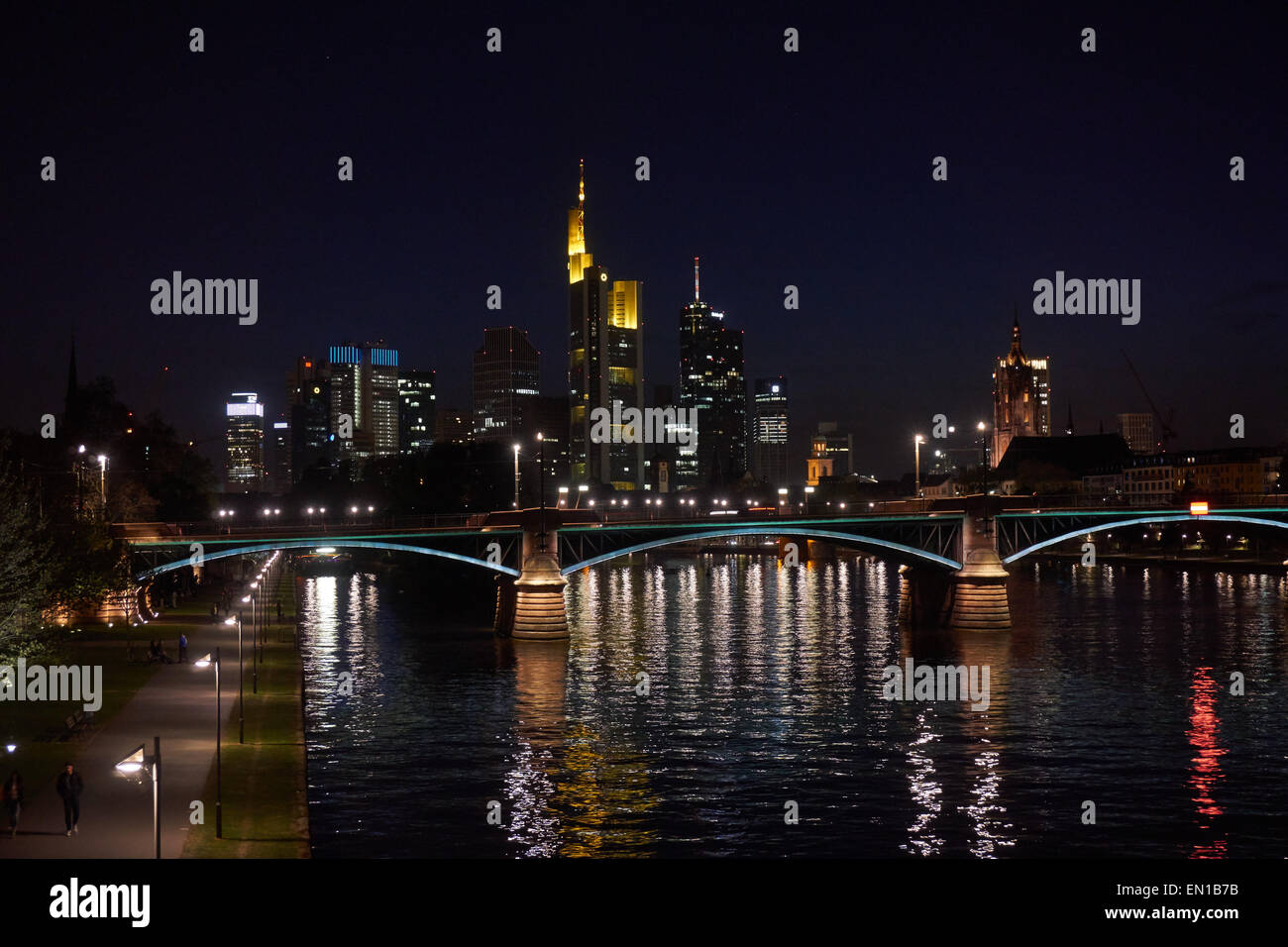 Frankfurt am main skyline at night hi-res stock photography and images ...