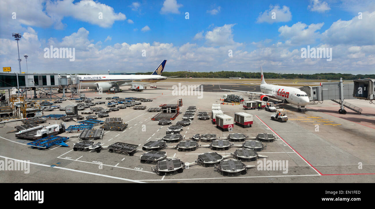 Passenger jet airplane servicing, Singapore, Changi airport Stock Photo
