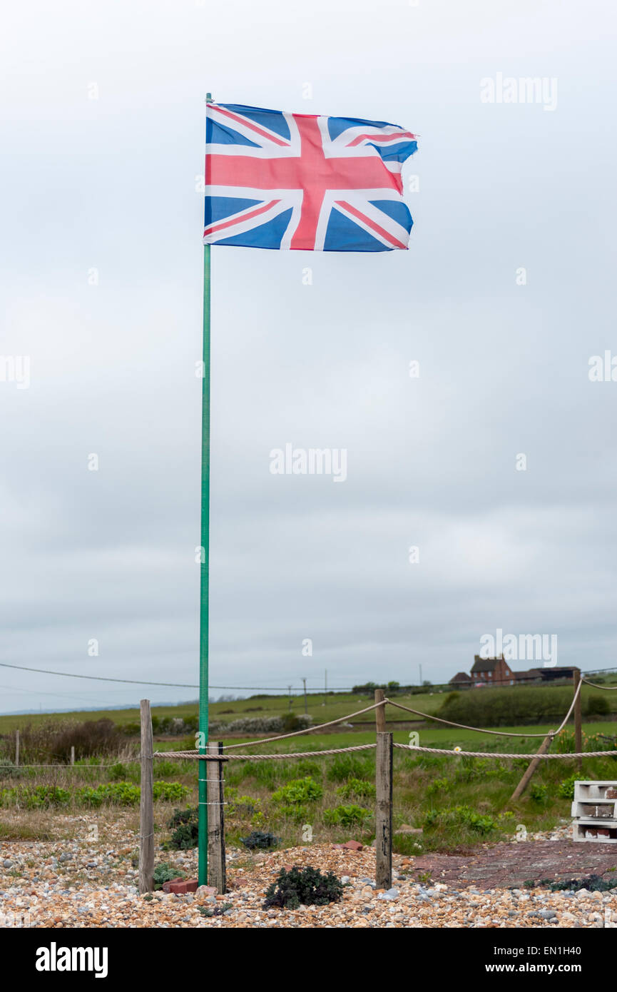 Eastbourne,  UK. 25 April 2015. St. George's Day is commemorated by the seaside town of Eastbourne with the flying of patriotic flags on the seafront. Credit:  Stephen Chung / Alamy Live News Stock Photo