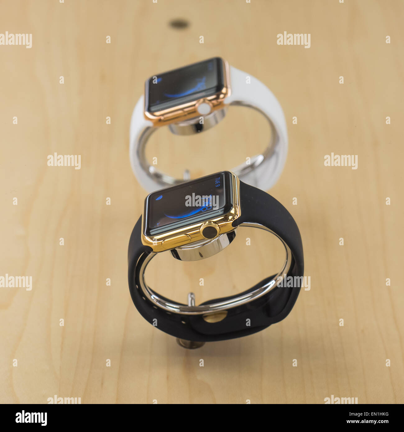 couple apple watch