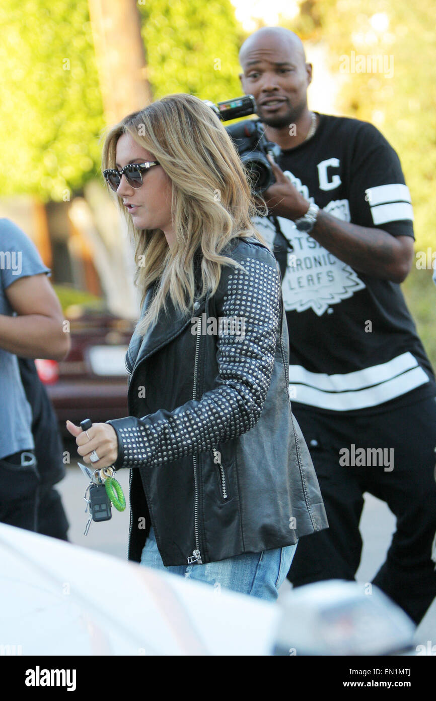 Ashley Tisdale wearing black leather jacket and ripped jeans, seen leaving  Andy LeCompte Salon in West Hollywood Featuring: Ashley Tisdale Where: Los  Angeles, California, United States When: 21 Oct 2014 Stock Photo - Alamy